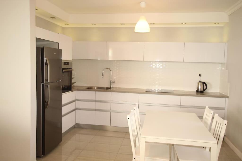 Royal Aparatment On The Sea , Blvd Nitza 34 Нетания Екстериор снимка
